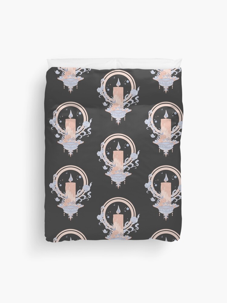 Imagen 1 de 2, Funda nórdica con la obra Serenidad luminosa: luz de velas en tonos pastel y elegancia, diseñada y vendida por Sarah-Comet.