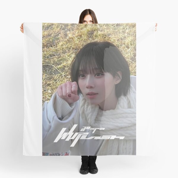 Aperçu de l'œuvre Hiver Aespa Whiplash Tuez-le Fleurs Armageddon Supernova créée et vendue par Valereekmerch.
