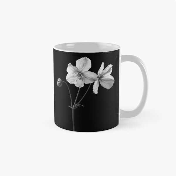 Artikelvorschau, Schwarz-weiße Leimkrautblüte v4 entworfen und verkauft von PiranhaEatFashion.