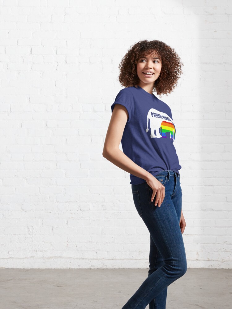Alternative Ansicht von Stolzer LGBTQ Mama Elefant für eine Gay Pride Mom Classic T-Shirt