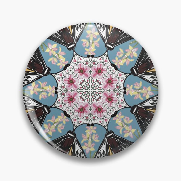 Aperçu de l'œuvre Papillon soleil doré, orchidée soleil métallique, hibbertia, manuka créée et vendue par Clare Younis.