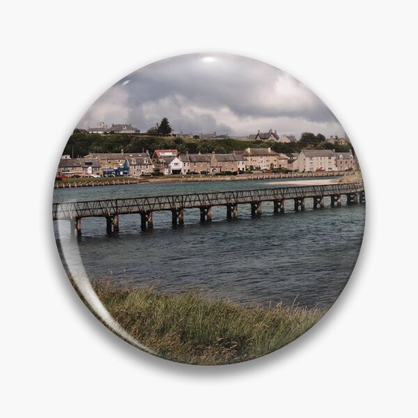 Artikelvorschau, Die alte Fußgängerbrücke in Lossiemouth entworfen und verkauft von Tom McPherson Photography.