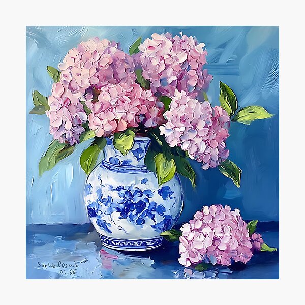 Aperçu de l'œuvre Fleurs d'hortensia dans un pot de gingembre créée et vendue par SophieClimaArt.