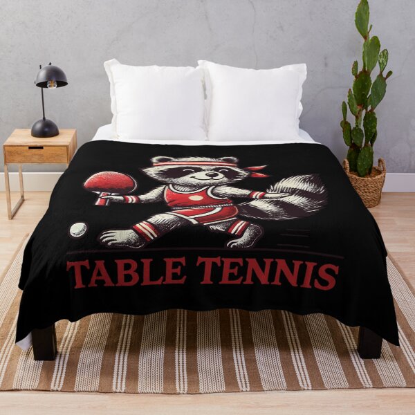 Aperçu de l'œuvre Raton laveur de tennis de table amusant pour les amateurs de sport créée et vendue par LuminOrb.