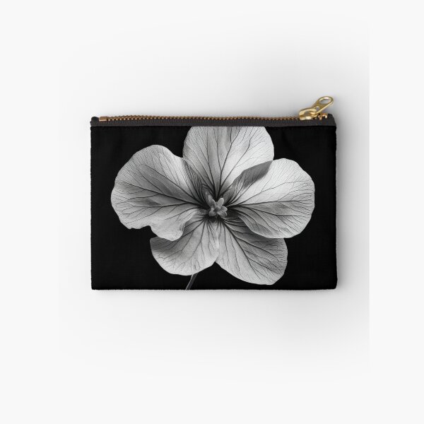 Artikelvorschau, Schwarz-weiße Sauerampfer-Wildblume v1 entworfen und verkauft von PiranhaEatFashion.