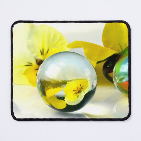 Artikelvorschau, Pearls & Flowers entworfen und verkauft von SmoothBreeze7 | Liz Collet Photography.