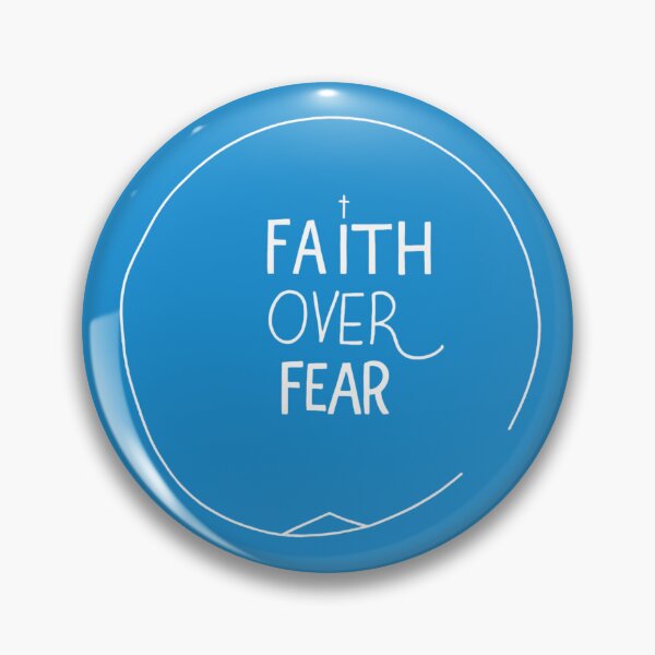 Aperçu de l'œuvre Faith Over Fear – Inspirational Graphic with Mountain Design  créée et vendue par RESKATORSILVER.