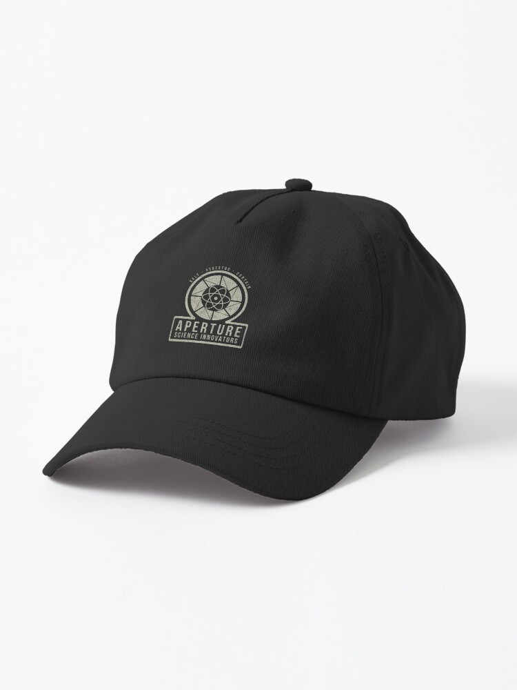 Aperçu 1 sur 7. Casquette avec l'œuvre Innovateurs d'Aperture Science créée et vendue par MolnFabrik.