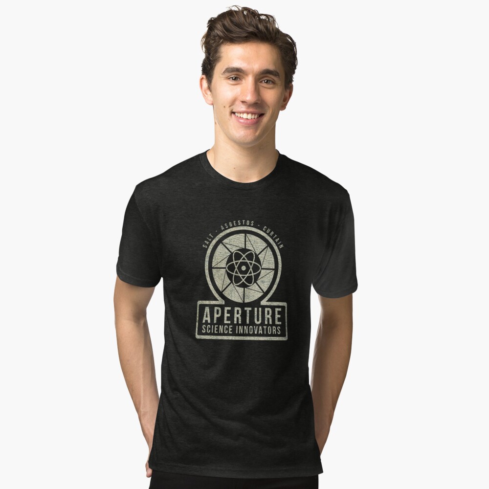 Aperçu de l'œuvre T-shirt chiné créée et vendue par MolnFabrik.