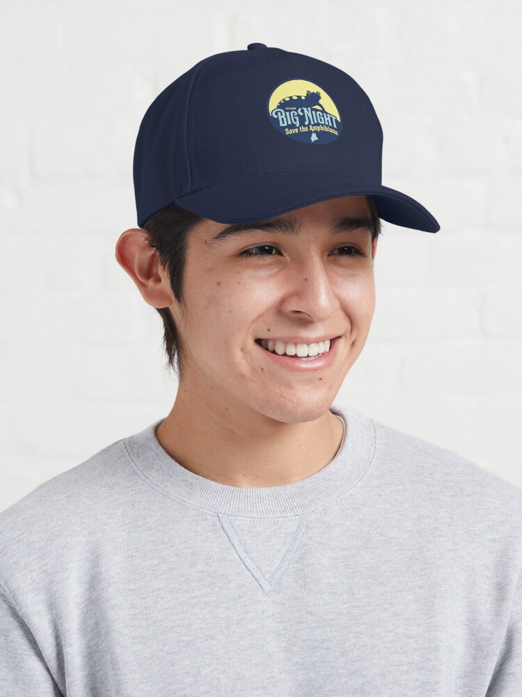 Aperçu 3 sur 7. Casquette avec l'œuvre Projet d'amphibiens du Maine Big Night créée et vendue par rebeccablaesing.