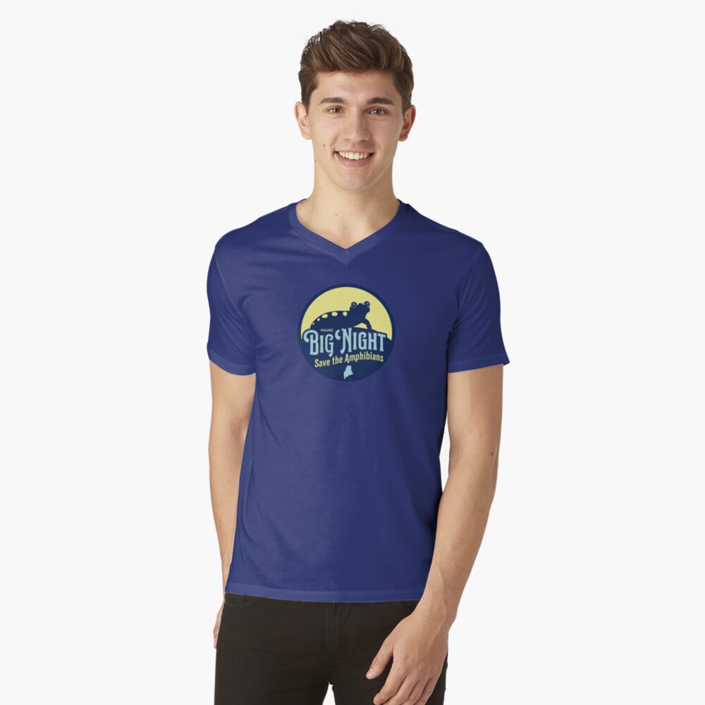 Aperçu de l'œuvre T-shirt col V créée et vendue par rebeccablaesing.