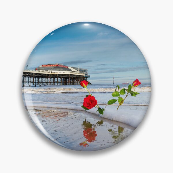 Aperçu de l'œuvre Des roses dans le sable à Cromer dans le Norfolk créée et vendue par RobWalkley.