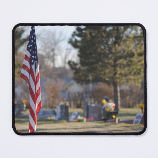 Artikelvorschau, Foto von : Graveyard and Flag entworfen und verkauft von J's Meme Corner.