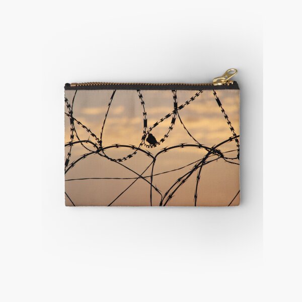 Artikelvorschau, Foto von : Bird on a Wire entworfen und verkauft von J's Meme Corner.
