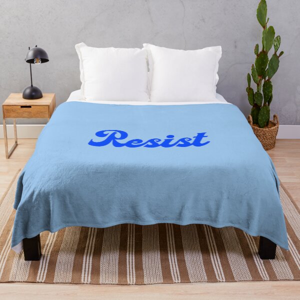 Artikelvorschau, Resist Blau entworfen und verkauft von Olivia Powell Designs.