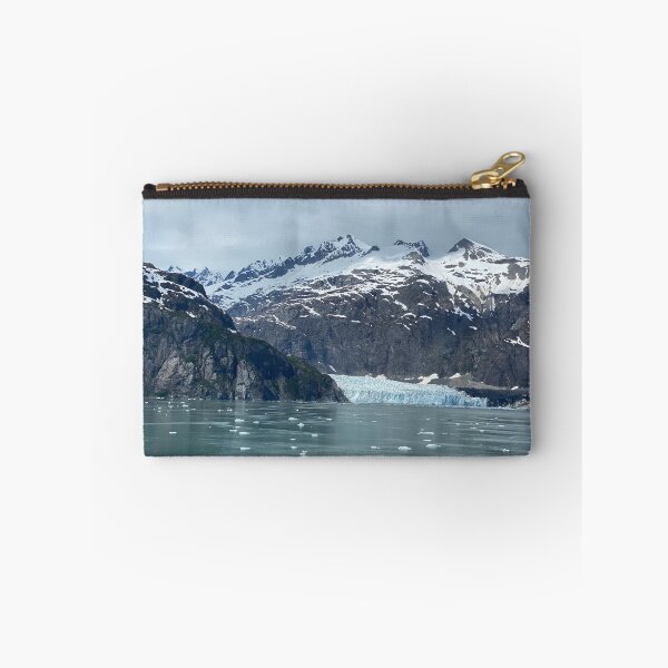 Aperçu de l'œuvre Glacier en Alaska avec des morceaux de glace dans l'eau créée et vendue par Sarah Tepe.