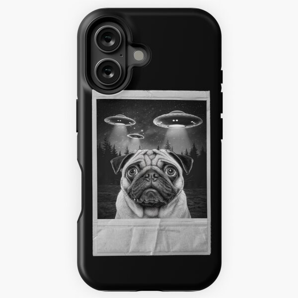 Vista previa del artículo con la obra «Selfie de invasión alienígena de un carlino», diseñado y vendido por Angry Swan Designs.