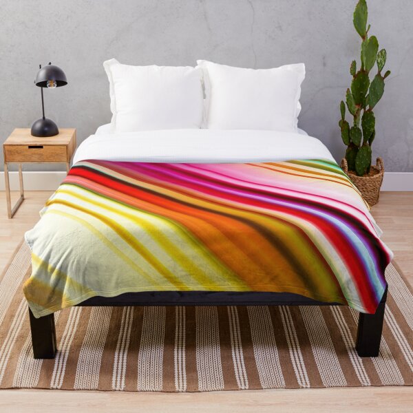 Aperçu de l'œuvre Prisme du coucher de soleil : art abstrait avec des lignes diagonales arc-en-ciel créée et vendue par Patternair.