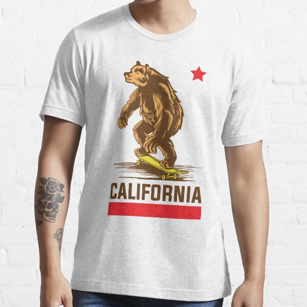 California Flag Skater Sk8 Bear Cool Skateboard Skateboarding Shirt Essential T-Shirt