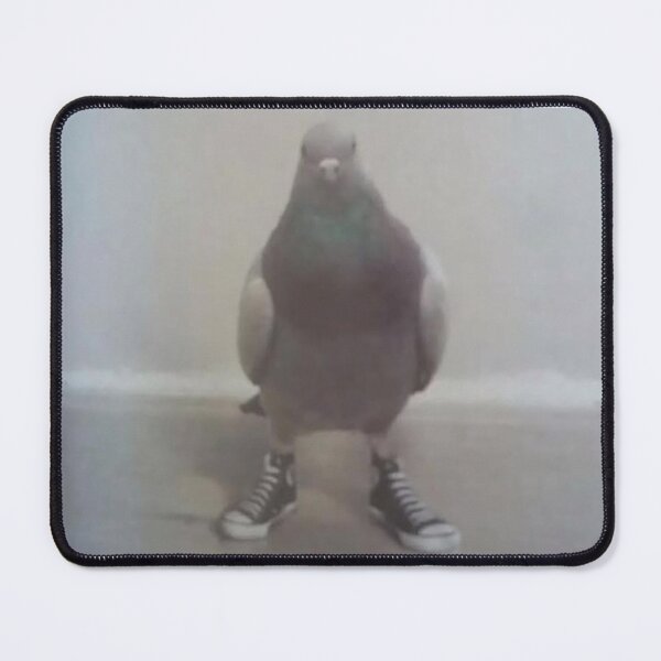Aperçu de l'œuvre Pigeon drôle portant des chaussures créée et vendue par ComicStickerLab.
