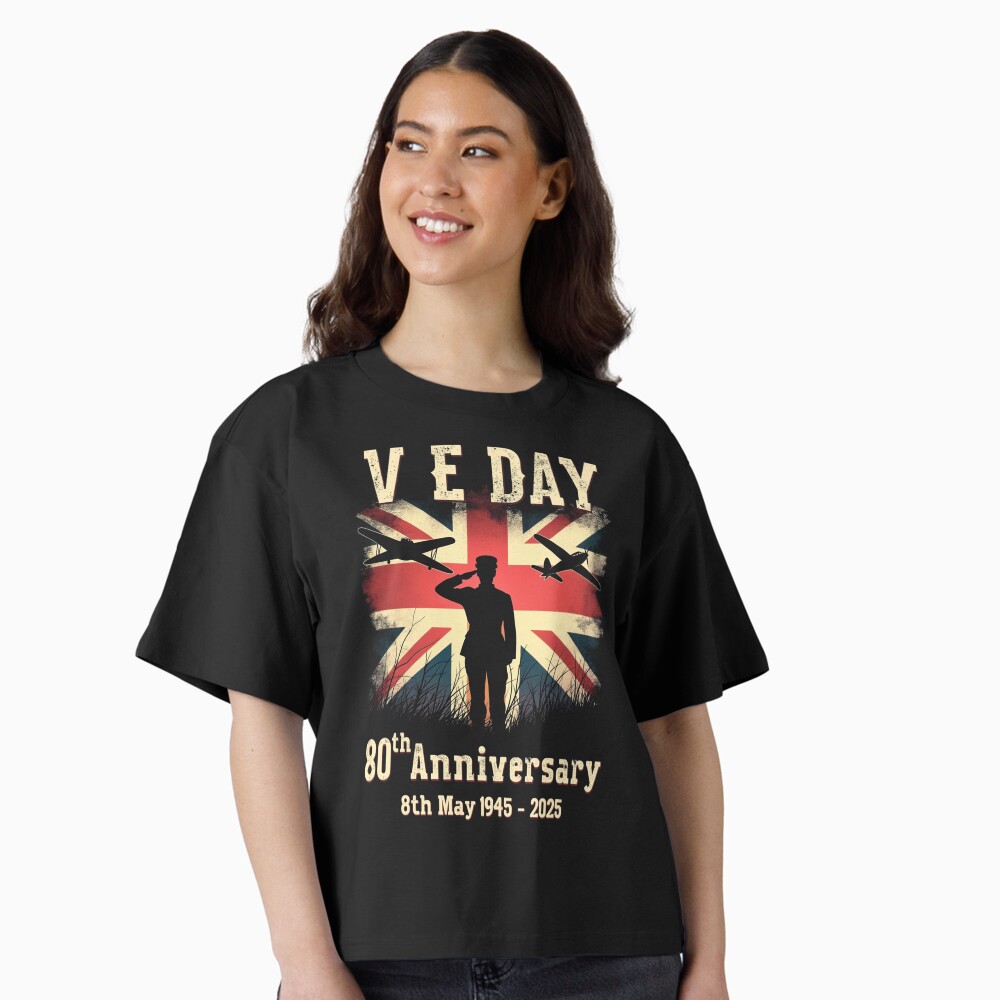 Aperçu de l'œuvre T-shirt ample créée et vendue par Blok45.