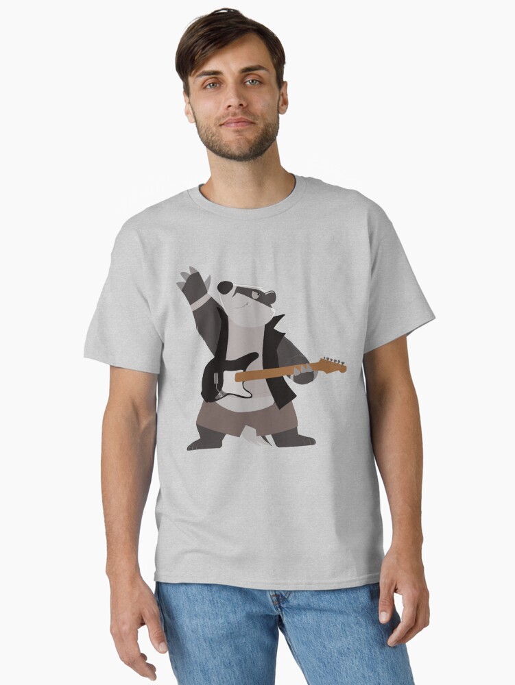 Thumbnail 1 von 7, Classic T-Shirt, Benjamin Badger, Gitarrist designt und verkauft von RodneyBearArts.