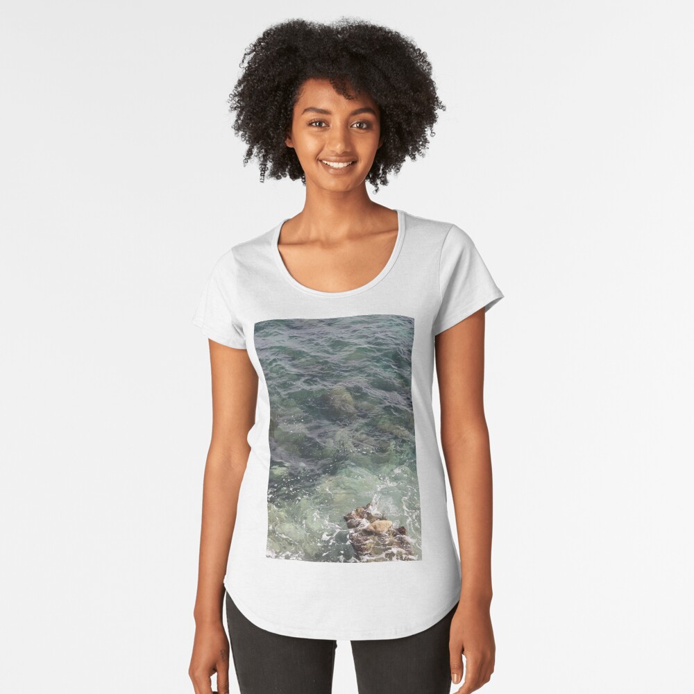 Artikel-Vorschau von Premium Rundhals-Shirt, designt und verkauft von IneffableIllust.