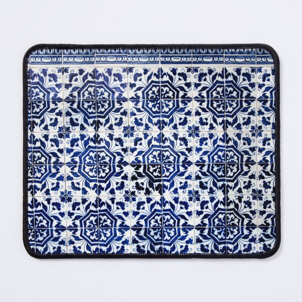 Aperçu de l'œuvre Carreaux portugais bleu cobalt créée et vendue par The Discreet Peacock.