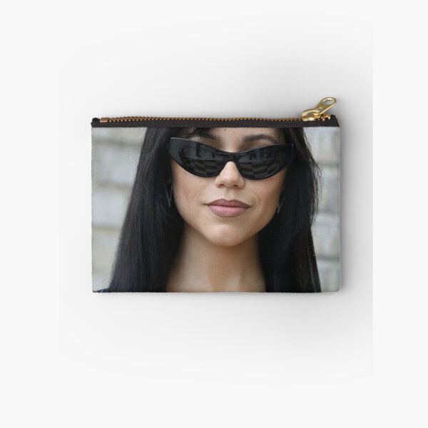 Artikelvorschau, jenna ortega Hübsch entworfen und verkauft von sarzerdesigns.