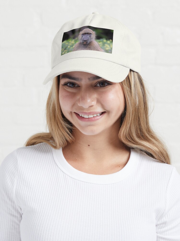 Imagen 6 de 7, Gorra con la obra Un babuino masticando algunas flores silvestres., diseñada y vendida por LeandroNazar.