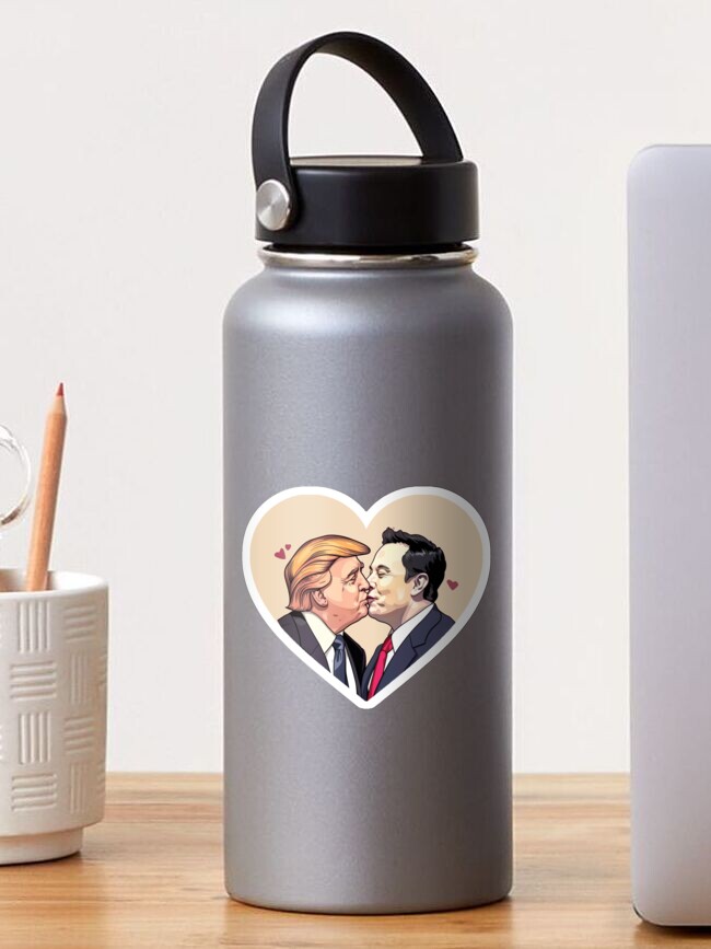 Thumbnail 1 von 3, Sticker, Lustig Donald Trump Elon Musk Küssen Valentinstag Liebe designt und verkauft von willquinnartist.