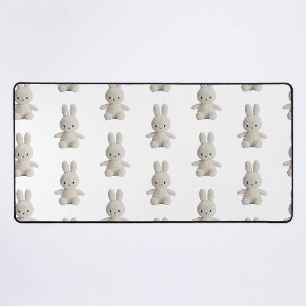 Aperçu de l'œuvre Lapin Miffy en peluche blanche créée et vendue par leeliae.