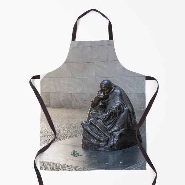 Aperçu de l'œuvre Sculpture sombre dans une lumière commémorative créée et vendue par Kristvin Gudmundsson.