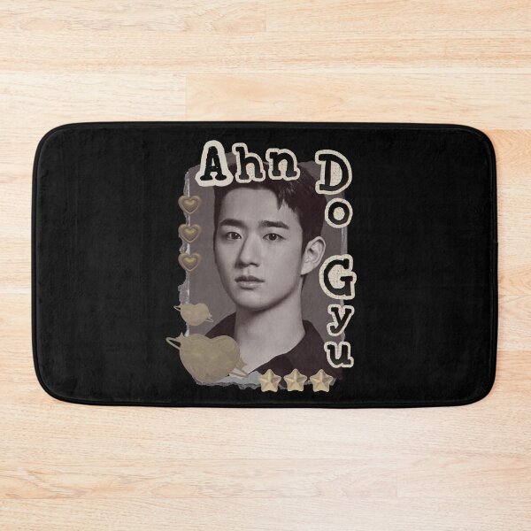 Artikelvorschau, Ahn Do-gyu: Koreanischer Drama-Schauspieler Scrapbook Collage Cozy Y2K Vintage Design entworfen und verkauft von HELL0WBELLO.