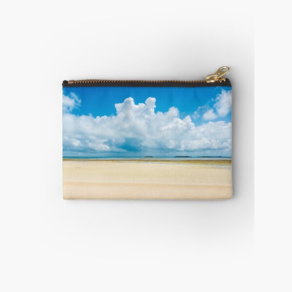 Aperçu de l'œuvre Plage sans fin sous un ciel tropical créée et vendue par Pascal-F.