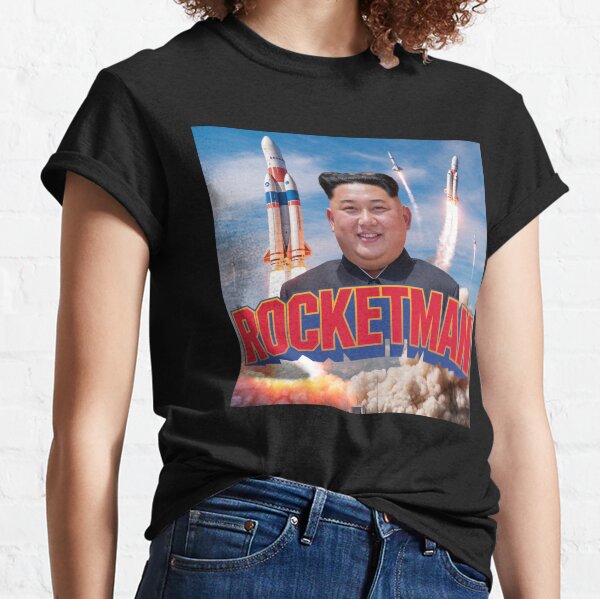 Vista previa del artículo con la obra «Rocketman, Corea del Norte, líder supremo, funnyfits70, humor, gracioso, retro, vintage, citas divertidas, humor animal,», diseñado y vendido por FunnyFits70.