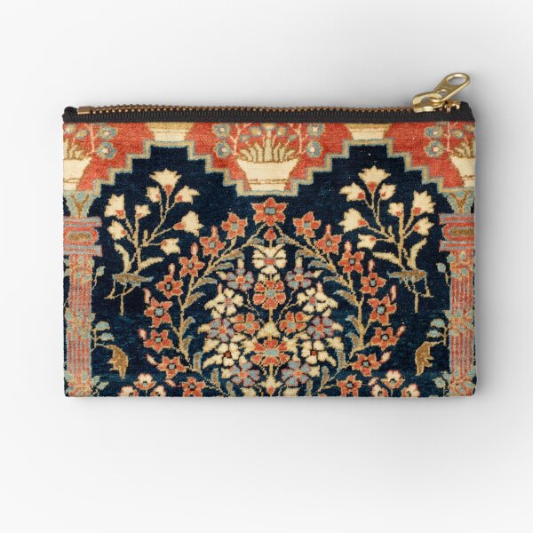 Aperçu de l'œuvre  Tapis persan central antique Kashan Poshti créée et vendue par Vicky Brago-Mitchell®.
