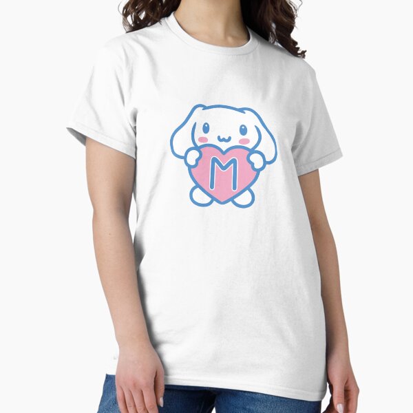Vista previa del artículo con la obra «Lindo Cinnamoroll sosteniendo un corazón con la letra M», diseñado y vendido por moroingo.