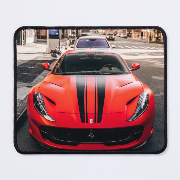 Artikelvorschau, Ferrari 812 Superfast entworfen und verkauft von zuumy.