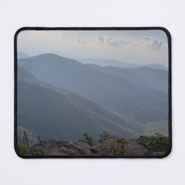 Artikelvorschau, Die Blue Ridge Mountains entworfen und verkauft von St. Nicholas Gifts.