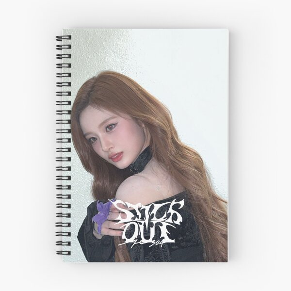 Artikelvorschau, NMIXX SULLYOON NMIXX SIEH, DASS NMIXX HERAUSSTECHEN LIEBE IST EINSAM NSANTWORT entworfen und verkauft von Valereekmerch.