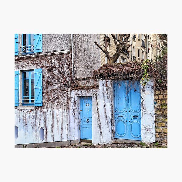 Aperçu de l'œuvre Volets et portes colorées de Montmartre à Paris créée et vendue par BlackBeret.