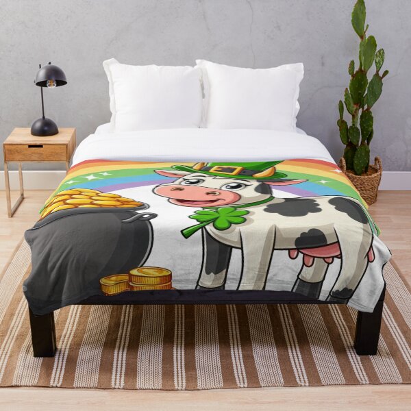 Artikelvorschau, Kuh zum St. Patrick's Day entworfen und verkauft von Rob5Designs.