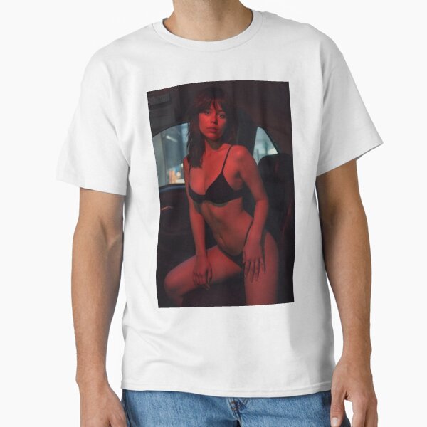 Vista previa del artículo con la obra «jenna ortega posando», diseñado y vendido por sarzerdesigns.