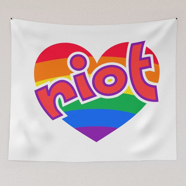 Artikelvorschau, Riot – LGBTQIA+ Pride Herz für Widerstand und Gleichheit entworfen und verkauft von Kristalin Glass.