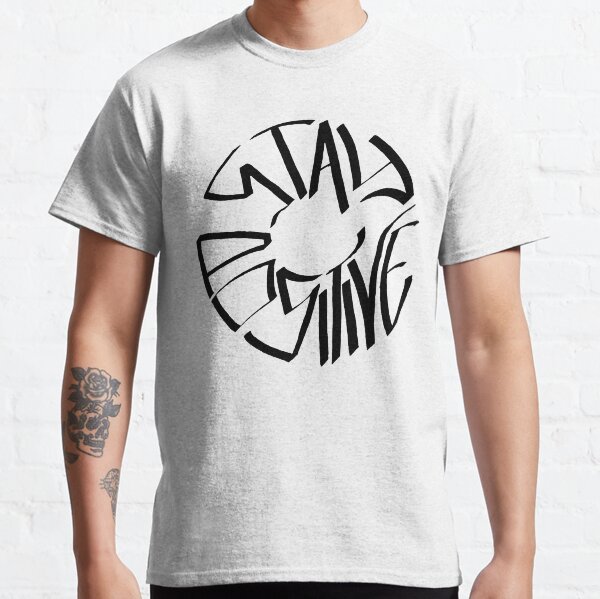 Vista previa del artículo con la obra «Diseño caligráfico elegante con la frase "Mantente positivo", perfecto para los amantes del arte y la tipografía. Ideal como regalo. ¡Ideal para el Día de la Escritura a Mano, el Día de la Caligrafía y el Día Mundial del Arte!», diseñado y vendido por ArtsOfLetters.
