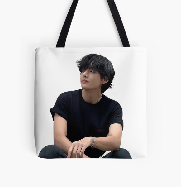 Artikel-Vorschau von Kpop BTS Taehyung V sitzend, designt und verkauft von StarBunnyDesign.