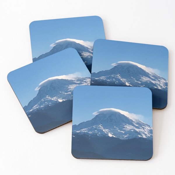Artikelvorschau, Mount Rainier mit Linsenwolke entworfen und verkauft von flyscenicair.