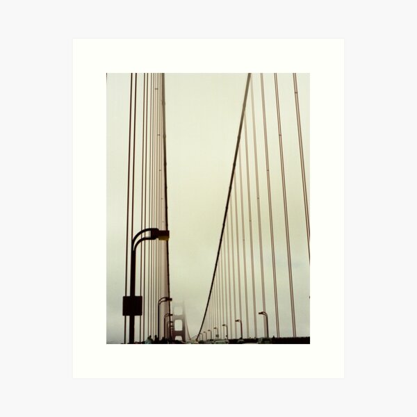 Aperçu de l'œuvre Dimanche brumeux sur le Golden Gate Bridge créée et vendue par Ethel Jimenez.