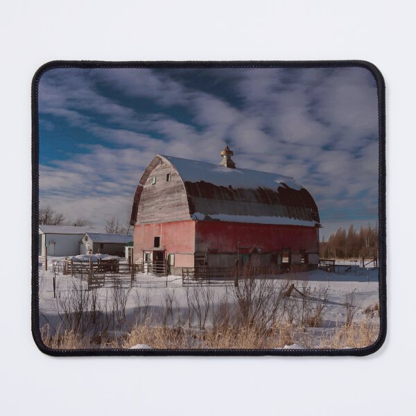 Artikelvorschau, Rote Scheune, blauer Winterhimmel entworfen und verkauft von passion4photos.